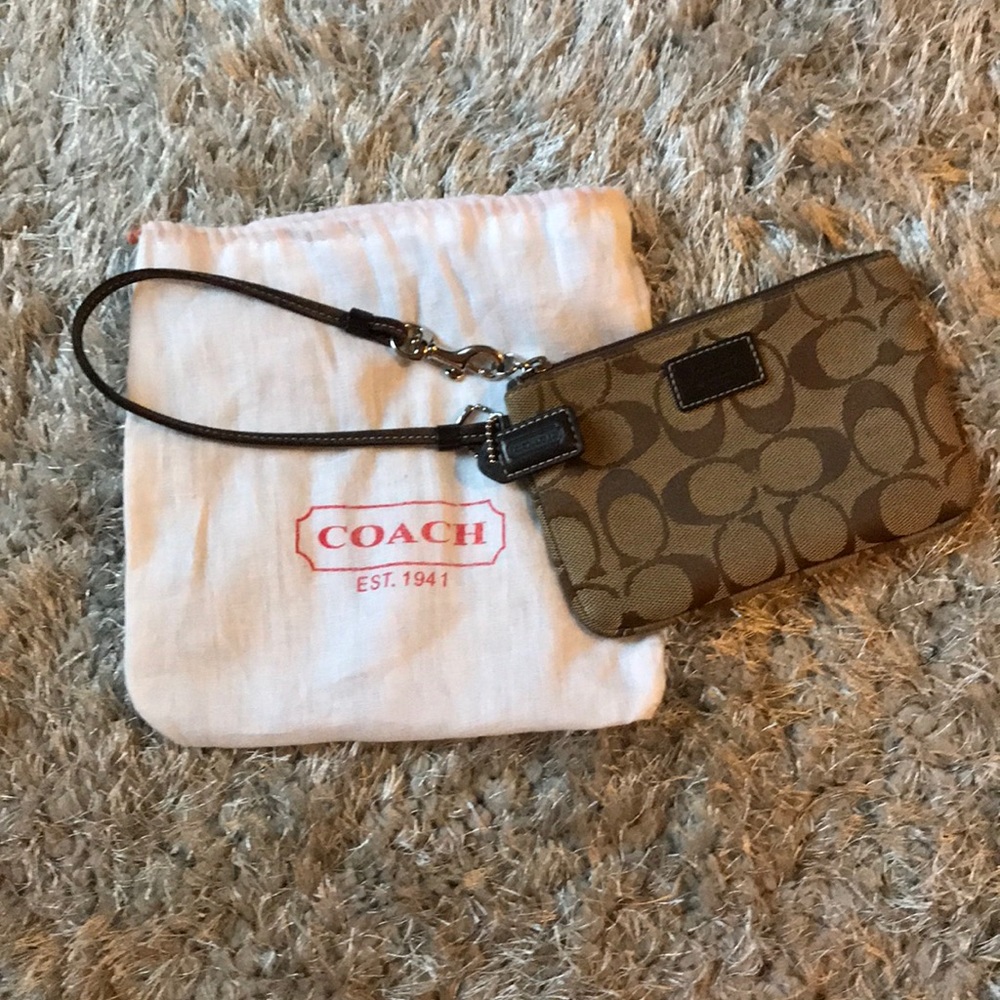 Coach wristlet with dust bag
